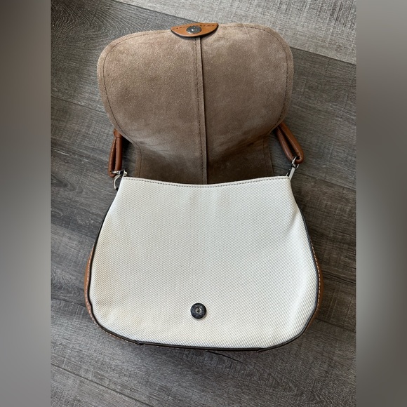 Authentic Gianni Chiarini tote shoulder bag with  attachable crossbody strap. - Picture 5 of 14